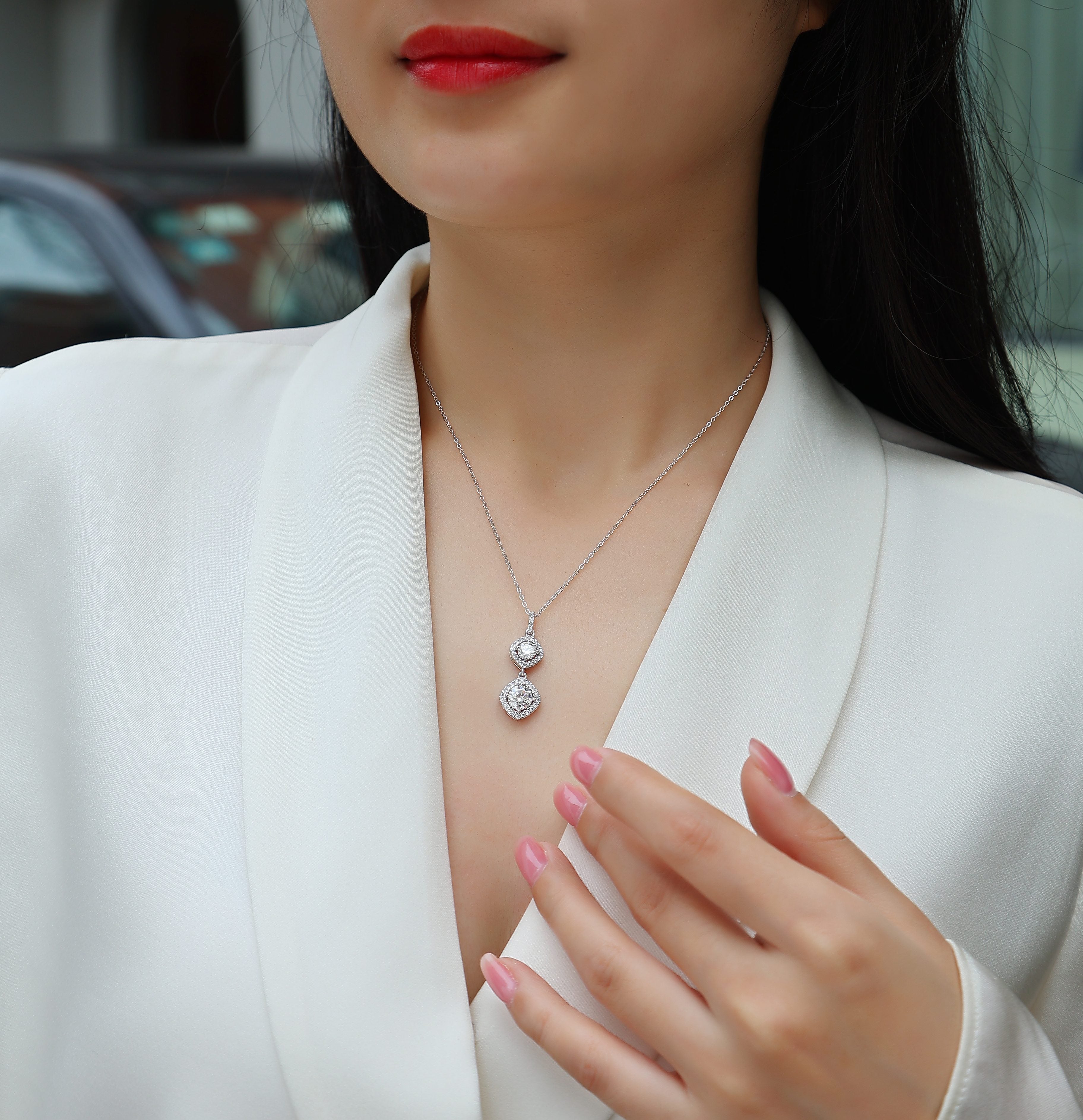 Snow Field Fairyland - A Fashionable And Light Luxury Jewelry Pendant Necklace Set With Top-quality Moissanite, S925 Silver Plated Platinum