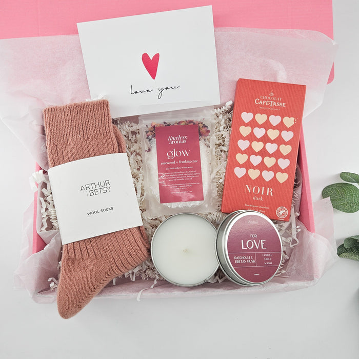 A LITTLE LOVE | LUXURY PAMPER GIFT SET