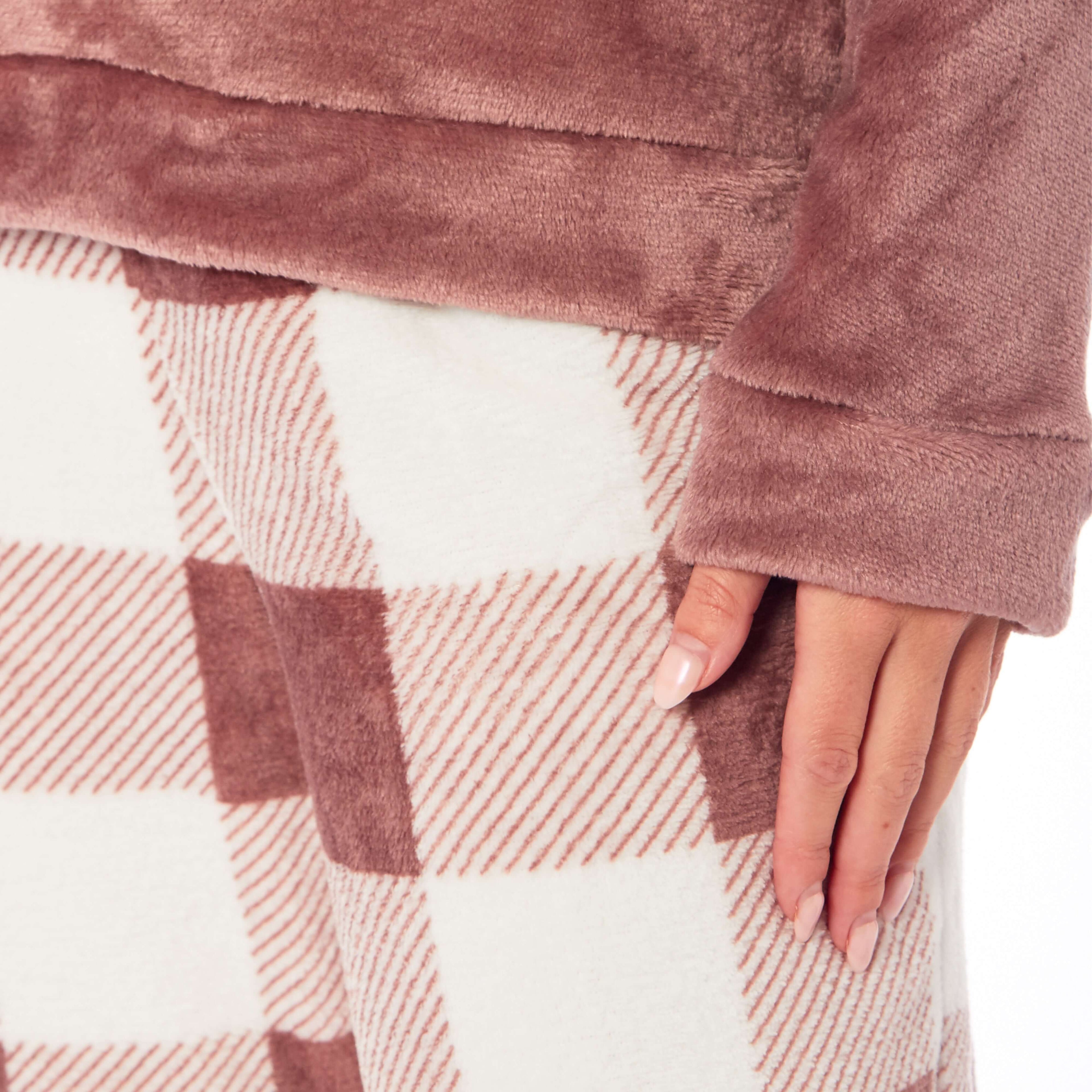 Daisy Dreamer Women's Buffalo Check Fleece Pyjama Set With Long Sleeve Top And Bottoms