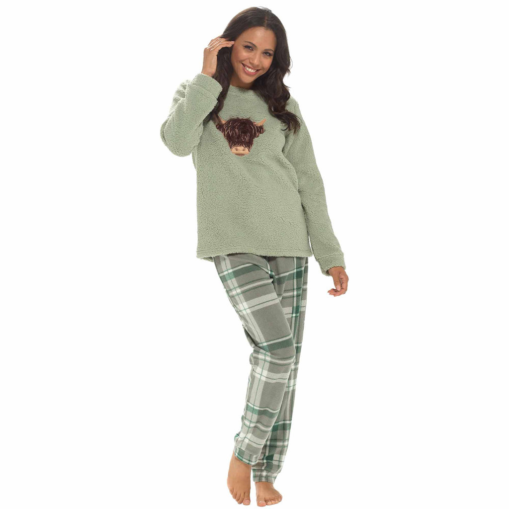 Daisy Dreamer Women's Highland Cow Fleece Pyjama Set Ultra Soft Cosy Loungewear Super Soft Cosy Sleepwear